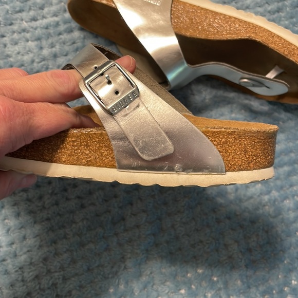 Birkenstock Gizeh, Metallic Silver, Patent Leather, Euro size 40, US size 9- 9.5 - Picture 6 of 14